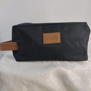 Men's Travel Toiletry Bag Zippered For Easy Access W/Holder Handle 10"X5"